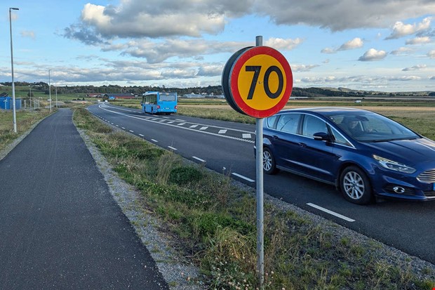 Boende vill få bort höjd hastighet nära rondell Boende vill få bort höjd hastighet nära rondell