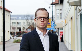 Efter arbete i ett �r � ny styrmodell stoppas 