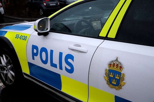 Trafikkaos – flera bilar i diket Trafikkaos – flera bilar i diket