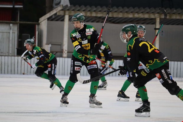 Gl�djebeskedet: Anfallaren f�rl�nger med Frilles�s