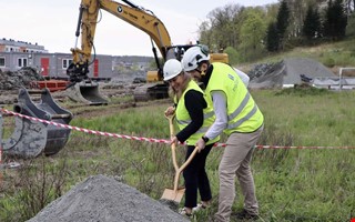 15 nya radhus i Bjrkris  frsta spadtaget gjort