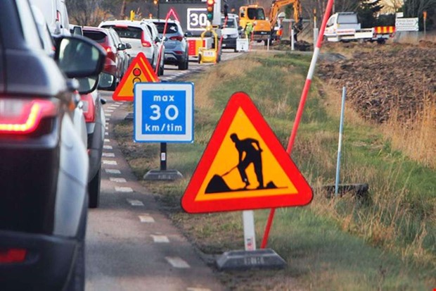 K�er att v�nta � k�rf�lt st�ngs av p� Onsalav�gen