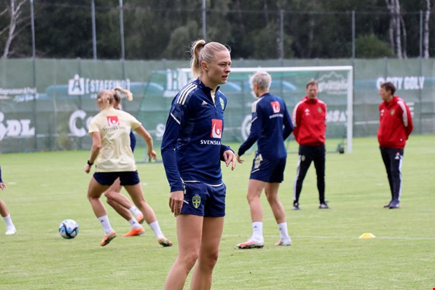 Barcelona bekräftar: Rolfö skadad inför EM Barcelona bekräftar: Rolfö skadad inför EM