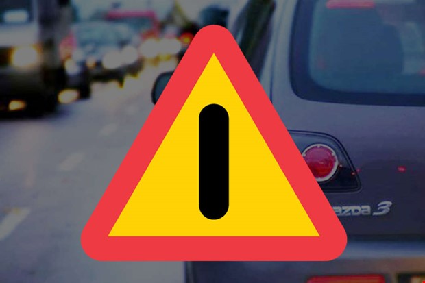 Slåtterarbete påverkar trafiken under måndagen Slåtterarbete påverkar trafiken under måndagen