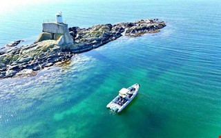 Flera historiska fyrar vid Onsalahalvn vandaliserade