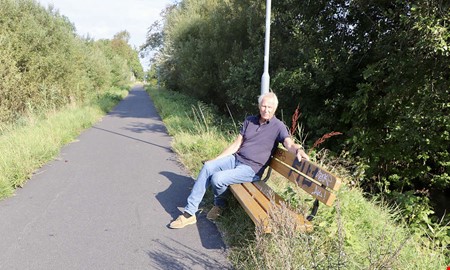 Ny bänk ska väcka gamla minnen och lokala berättelser