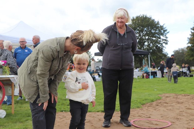 Solen sken trots dystra prognoser på Åsadagen - Se bilder från årets fest Solen sken trots dystra prognoser på Åsadagen - Se bilder från årets fest