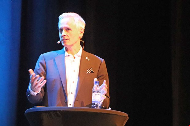 Hansson hoppas p� en ny myndighet i Kungsbacka