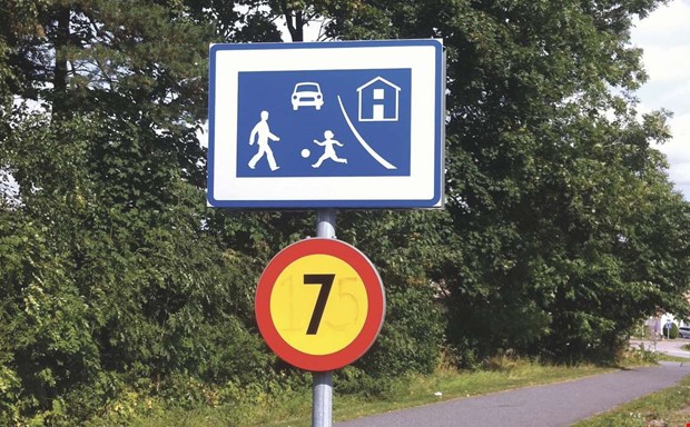 Debatt: Vad görs åt hastigheten på Östra Storgatan? Debatt: Vad görs åt hastigheten på Östra Storgatan?