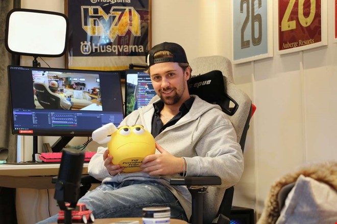Hannes gjorde snabb resa till hela 100 000 följare