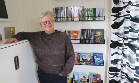 100:e boken r hr  lokala frfattaren om skrivlivet