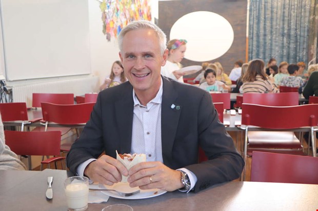 Mltidens dag  politiker testade skolmaten 