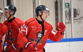 Kaptenen blev fyram�lsskytt i islossningen