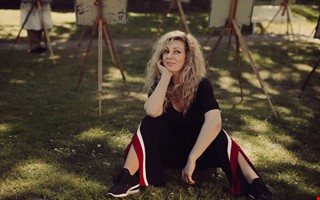 Vlknd manusfrfattare debuterar med roman