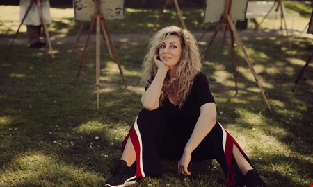 Vlknd manusfrfattare debuterar med roman