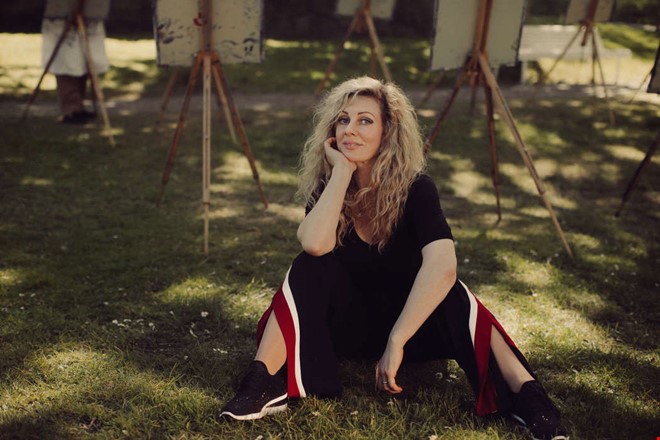 Vlknd manusfrfattare debuterar med roman