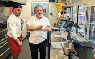 Populra grillen fr nytt liv nr Arif har tagit ver