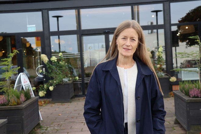 Drmmen uppfylld  lkaren Eva vrdar flyktingar i Aten