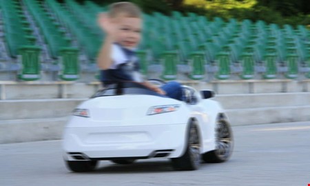 Farlig leksaksbil anmls  nra att orsaka olycka 