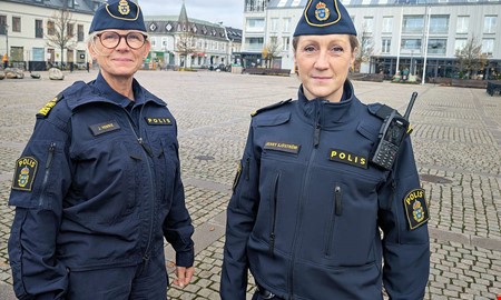 S jobbar lokala polisen med tjejer i gngvrlden