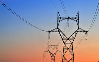 Strmavbrott: ver 800 utan el