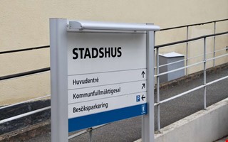 Debatt: Hur mycket ska politiken f pverka? 