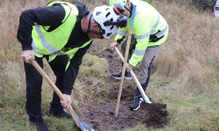 Hackspetten fr maka p sig  klart fr ny Onsalavg