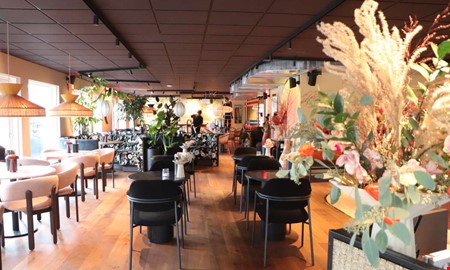 Nu slr nya restaurangen vid torget upp portarna 