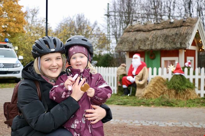 Tomten var i parken  barn fick lmna teckningar till tvling