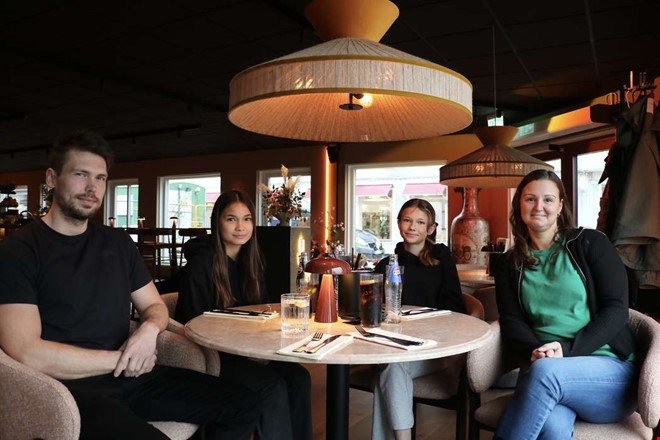 Nya restaurangen har ppnat  de blev frsta gsterna