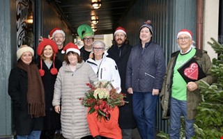 Julen invigs p torget nr rets tvling drar igng 