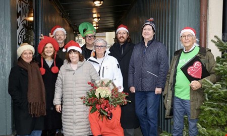 Julen invigs p torget nr rets tvling drar igng 