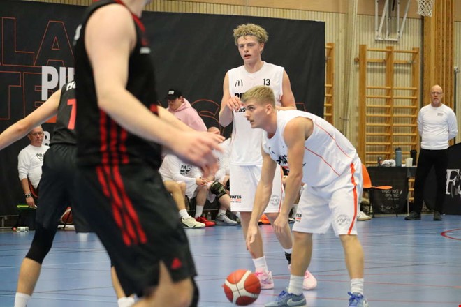 Segersviten bruten fr Pirates