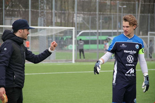 En duo p trnarbnken i OBK ven nsta r