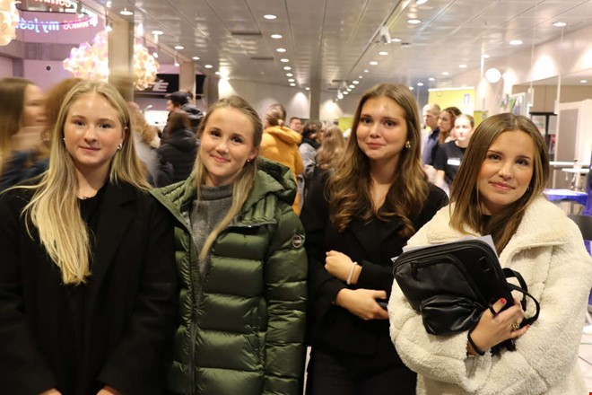 Hundratals nyfikna ungdomar intog Aransskolan