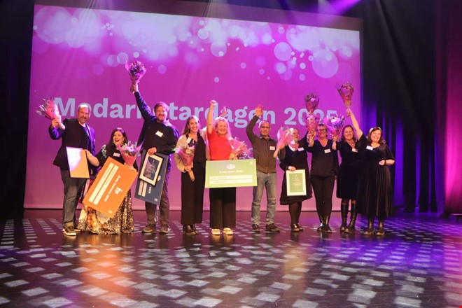 rets kommunmedarbetare korade 