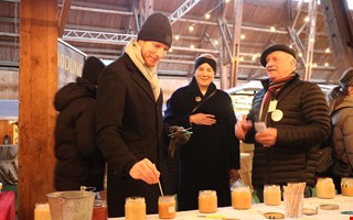 Nu ska Hallands godaste honung koras  av folket