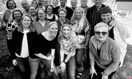 Invigning instlld  kren sjunger p annat stlle