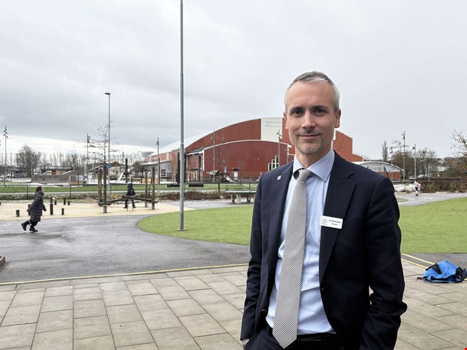 Fr�n elitidrott till klassrum � Carl �r nya rektorn