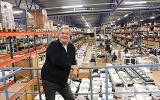 Tryggve har knackat drr i 84 lnder fr sina maskiner