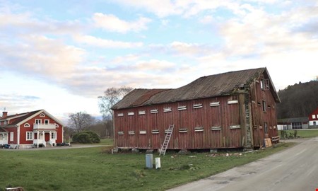 Rivning pågår – historiskt magasin får nytt liv