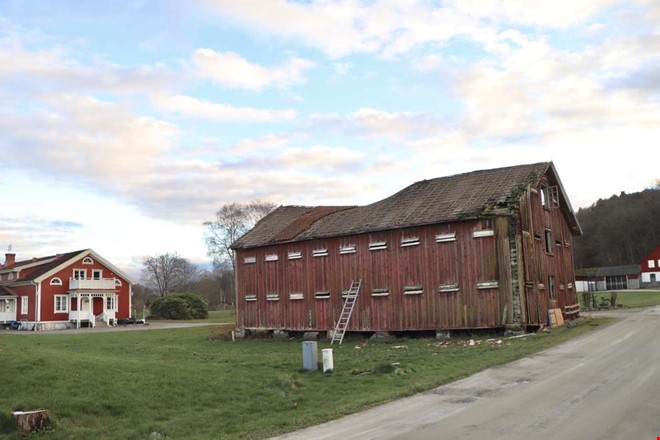 Rivning pågår – historiskt magasin får nytt liv