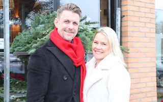 Musikduon sprider julstmning p teatern