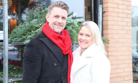 Musikduon sprider julstmning p teatern