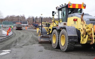 Vgen ska asfalteras  begrnsad framkomlighet