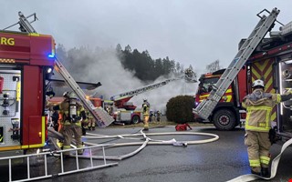 Fullt utvecklad villabrand  en man gripen