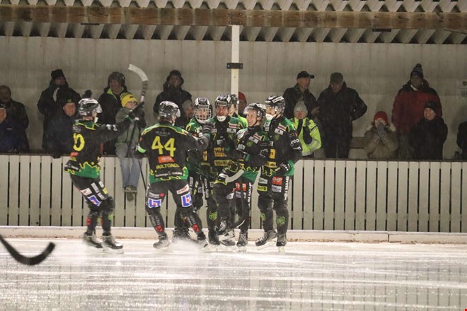 Knivskarpt FBK tog livsviktig seger: Fruktansvrt sknt