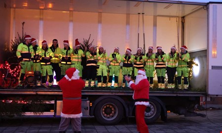 Fordonselever lussade utanfr skolan 
