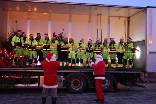 Fordonselever lussade utanfr skolan 