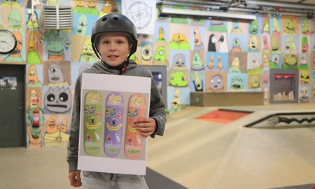 11-�rige Cornelis vann � hans design trycks p� 60 br�dor